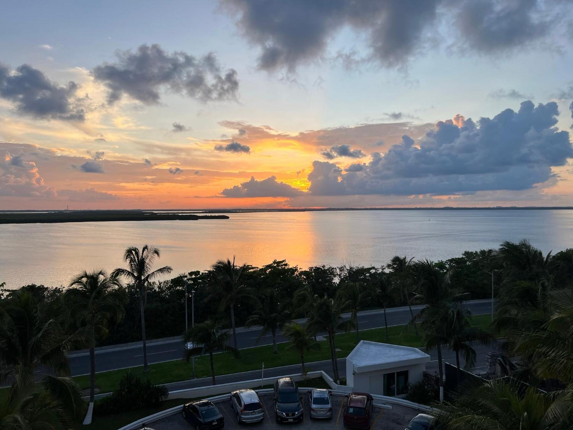 Ova Apartments Cancún Eksteriør billede
